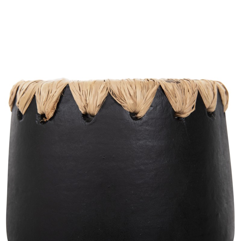 DECORATIVE VASE FK4368 TERRACOTTA IN BLACK WITH STRAW WEAVING ON THE RIM Φ13x16Hcm. DECORATIVE VASE FK4368 TERRACOTTA IN BLACK WITH STRAW WEAVING ON THE RIM Φ13x16Hcm.